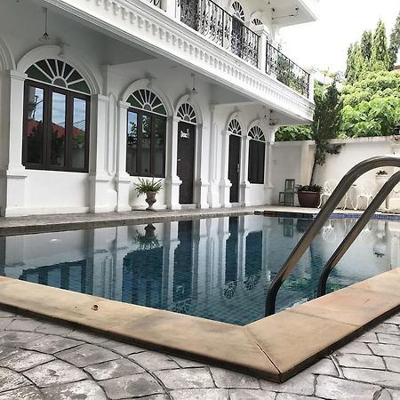 Chic Boutique Hotel Phuket Esterno foto