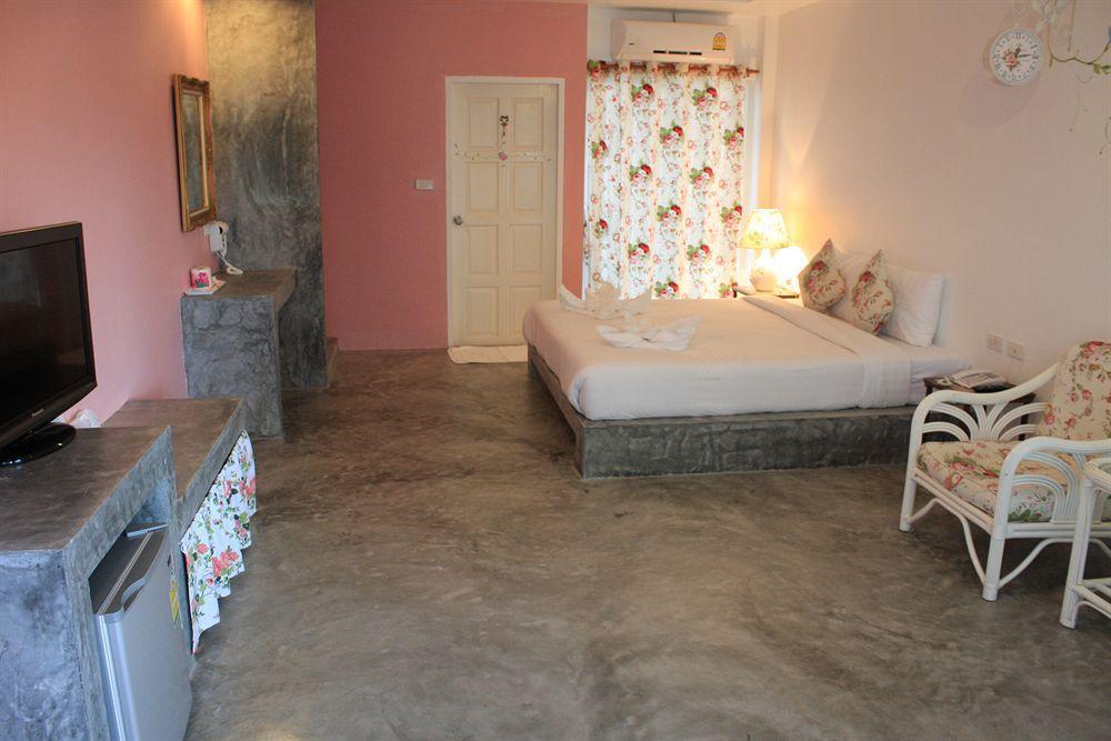 Chic Boutique Hotel Phuket Esterno foto