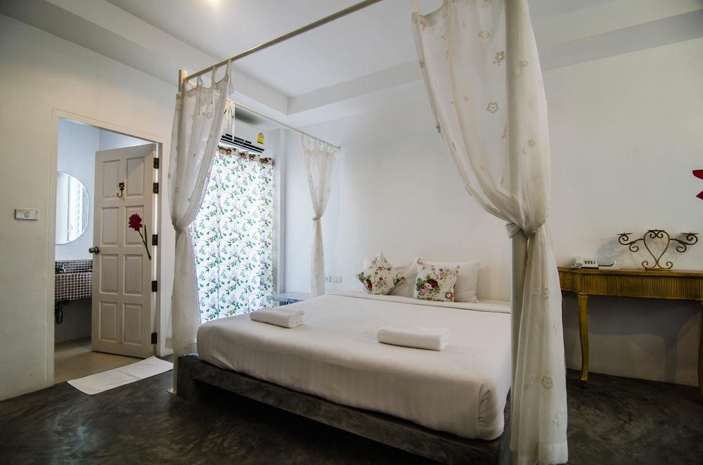 Chic Boutique Hotel Phuket Esterno foto