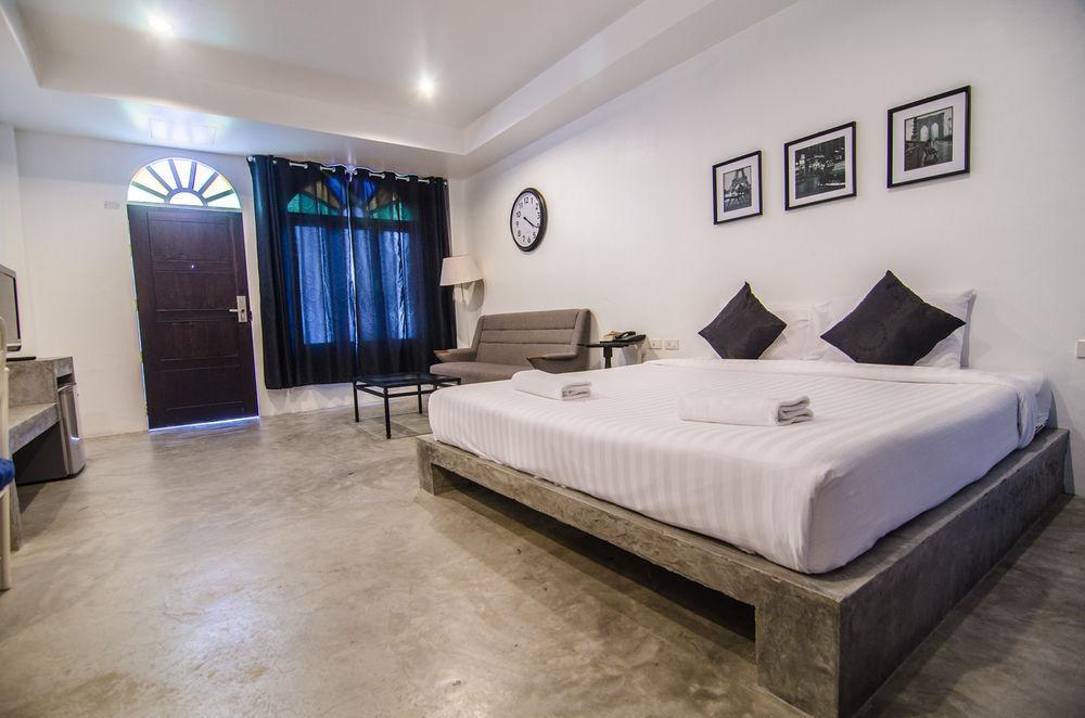 Chic Boutique Hotel Phuket Esterno foto