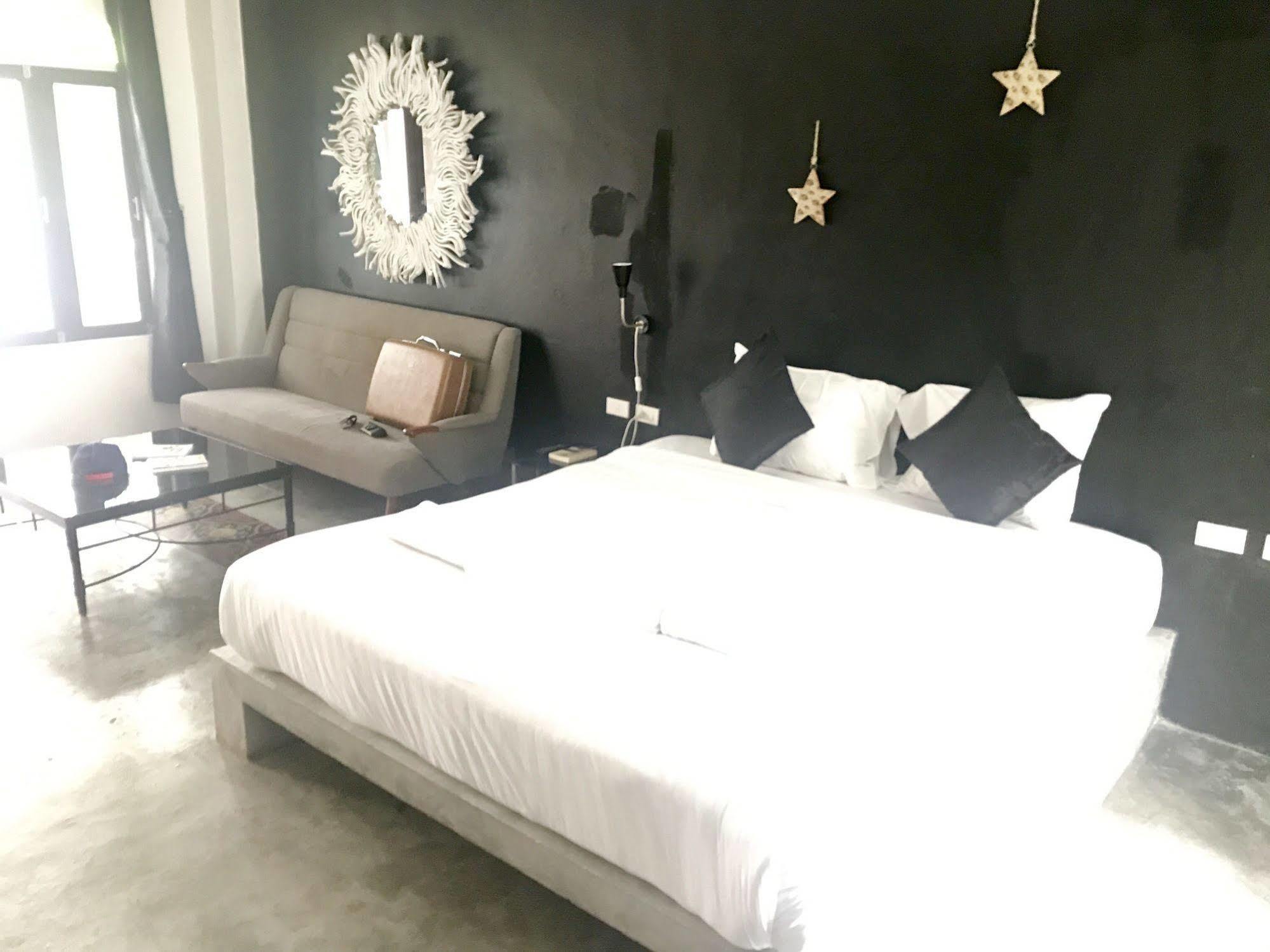 Chic Boutique Hotel Phuket Esterno foto