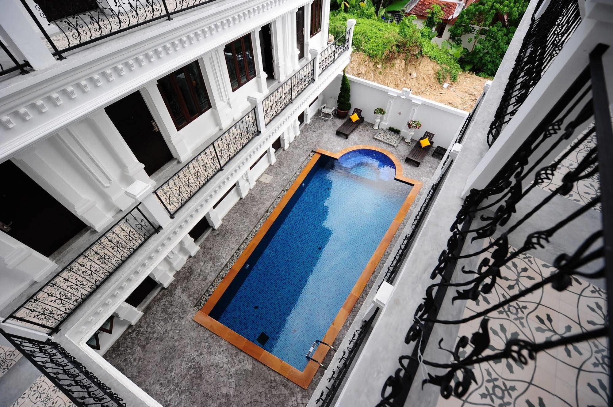 Chic Boutique Hotel Phuket Esterno foto